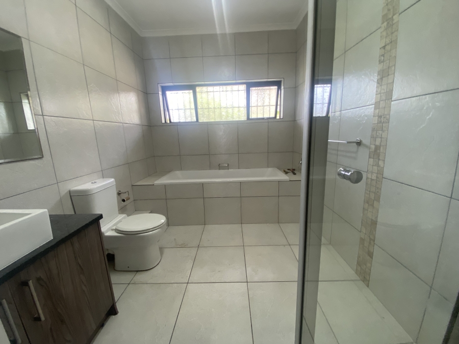 To Let 4 Bedroom Property for Rent in Milnerton Central Western Cape